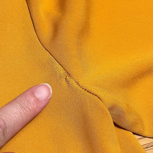 Sympli Mustard High-low hem line V-Neck Blouse quarter to 3/4 sleeves Size M - Picture 6 of 8